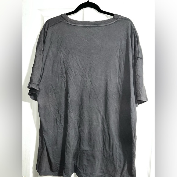 Gray American Eagle T-shirt. - Picture 2 of 4